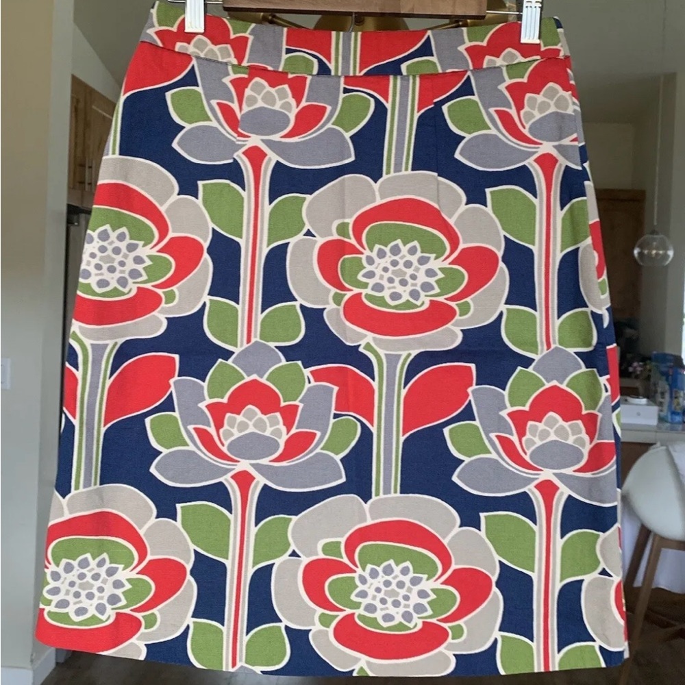 Boden Pencil Skirt Women’s Size Small (4-6) Lotus Flower Floral Bright
